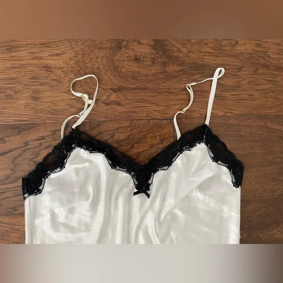 Women's White and Black Chemise with Lace Trim Size Medium - Picture 2 of 3